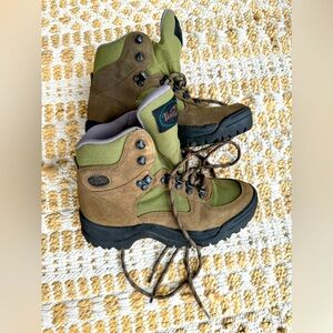Rare Vasque Variable Fit System Hiking Boots Size 7 1/2 Great Condition